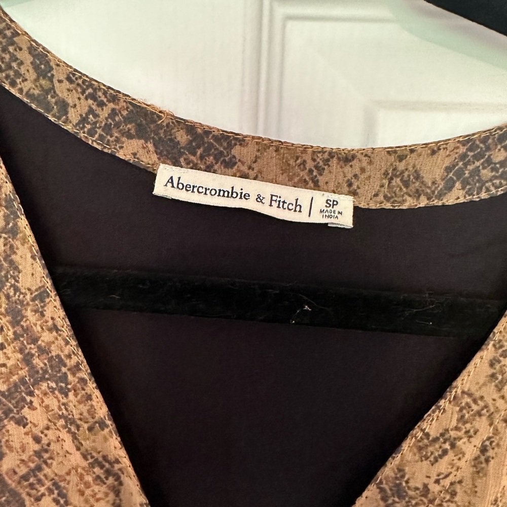 Abercrombie & Fitch Snake Print Flutter Sleeve Bu… - image 3